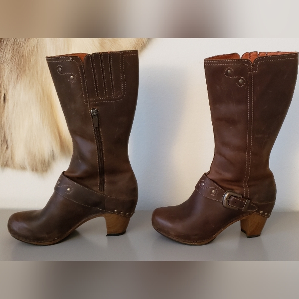 Dansko Womens boots sz 37